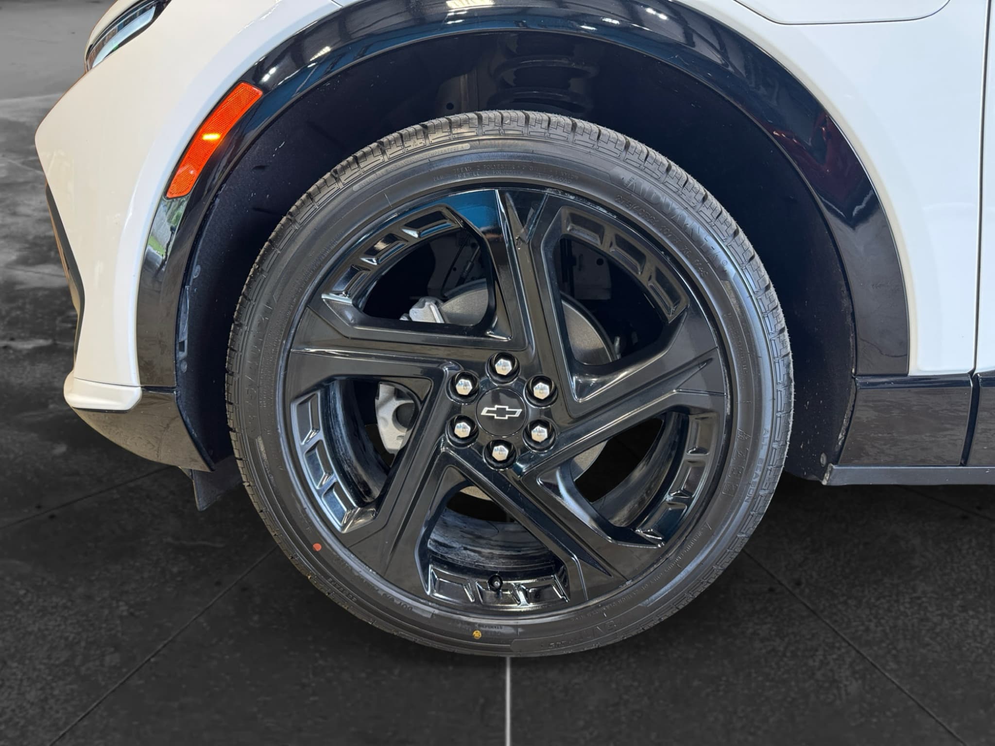 2024 Chevrolet Equinox EV view 29