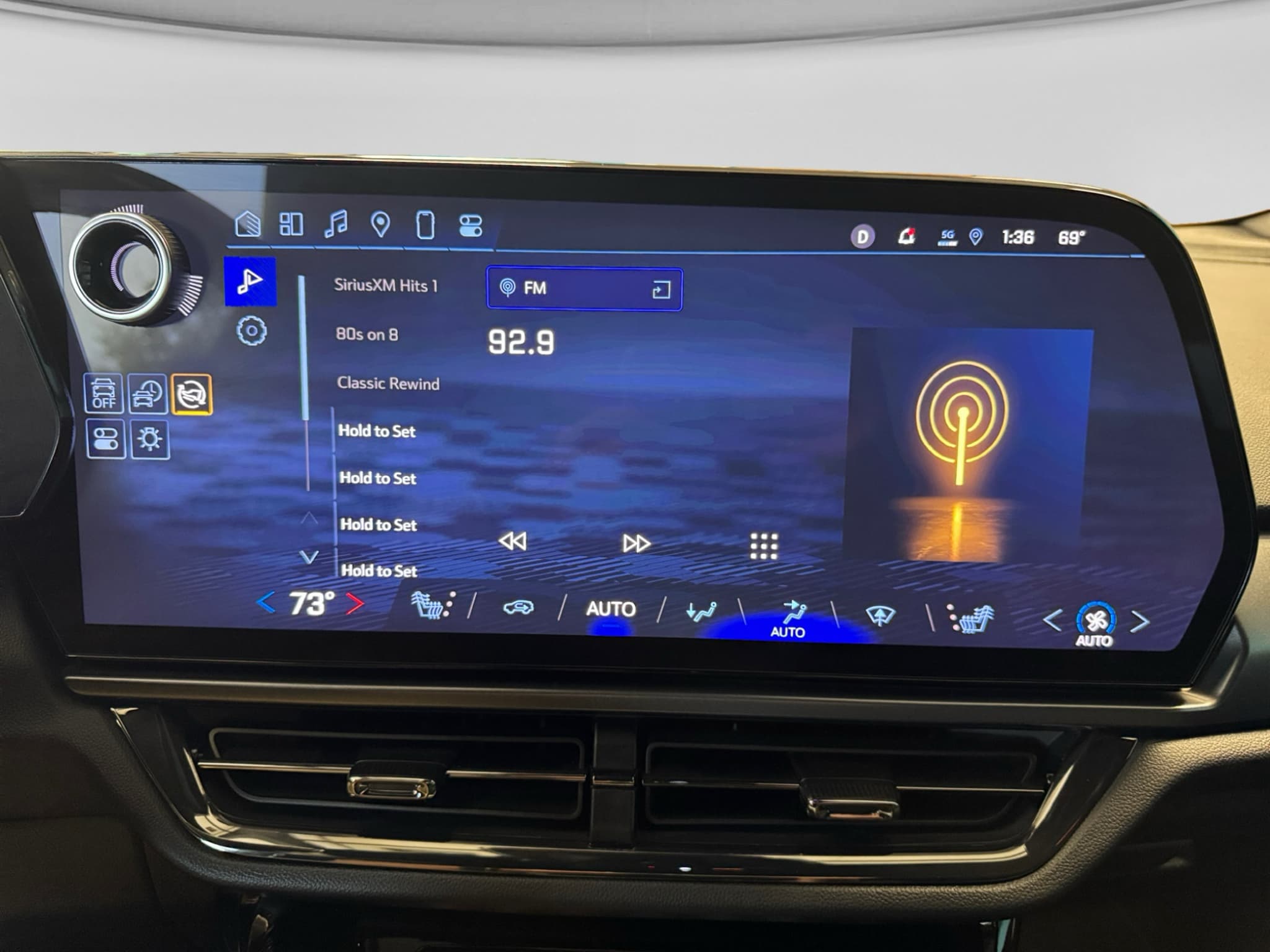 2024 Chevrolet Equinox EV view 11