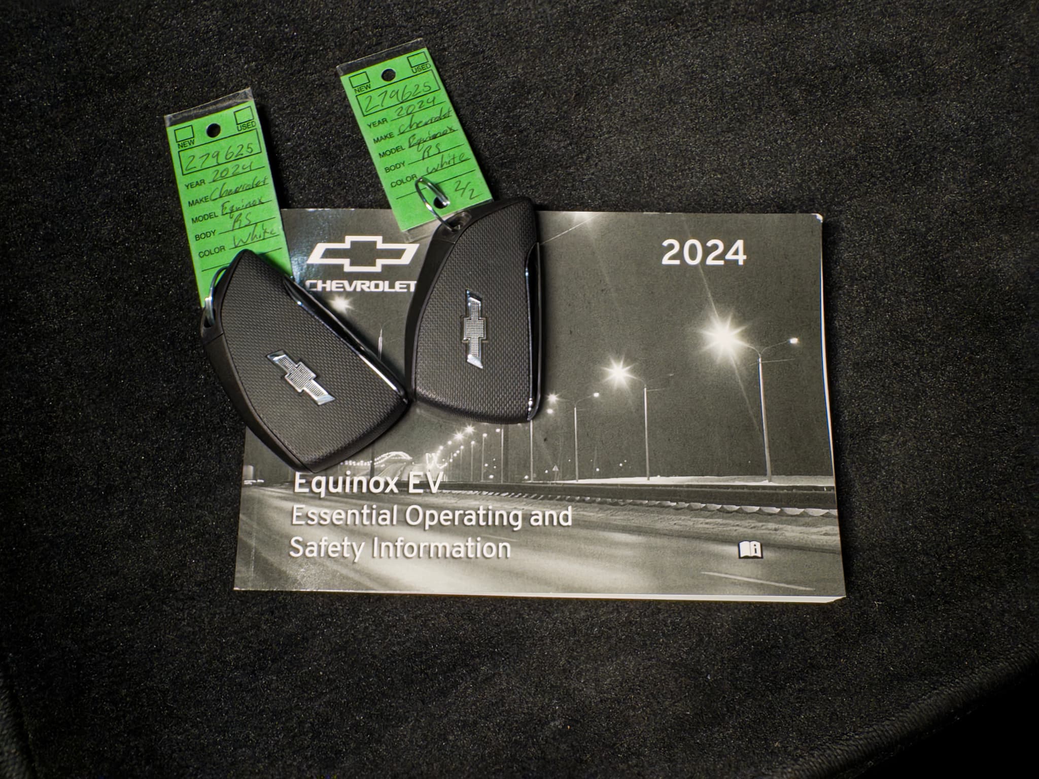 2024 Chevrolet Equinox EV view 23