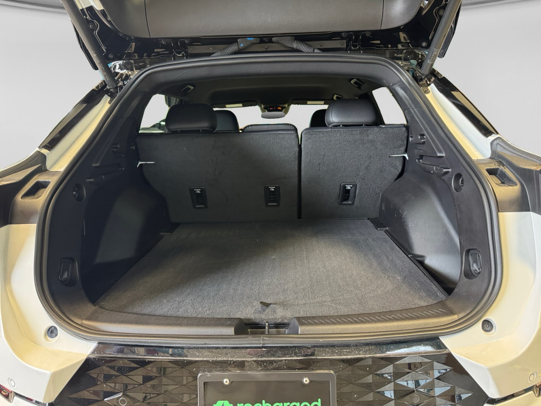 2024 Chevrolet Equinox EV view 25