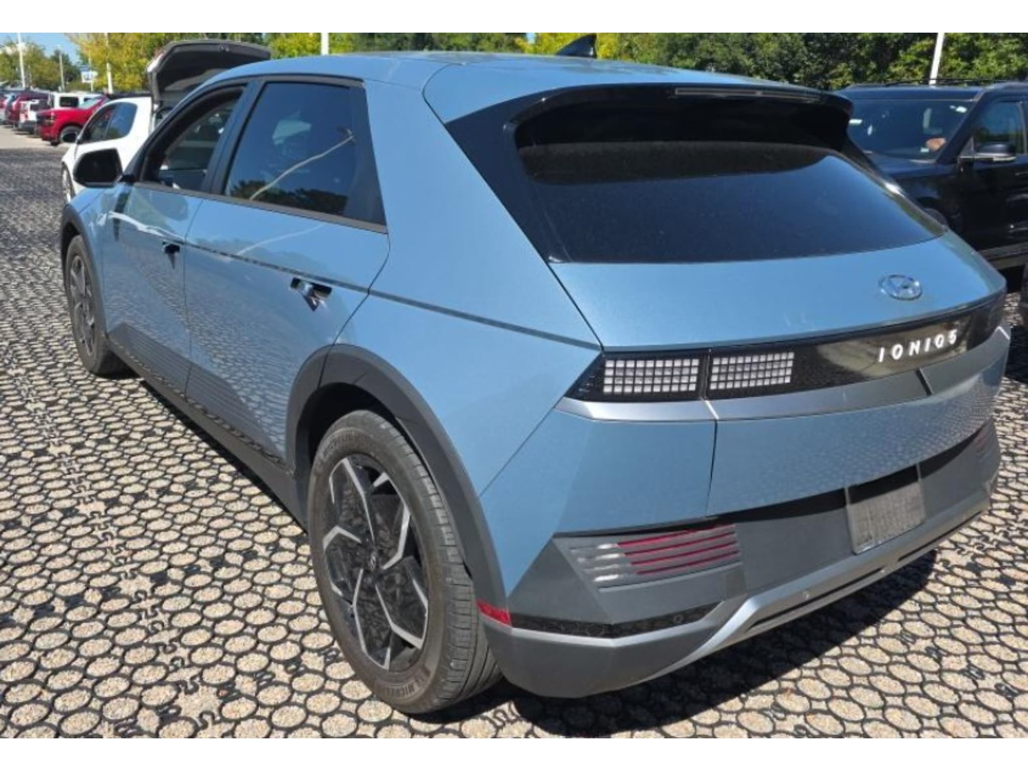 2024 Hyundai IONIQ 5 view 4