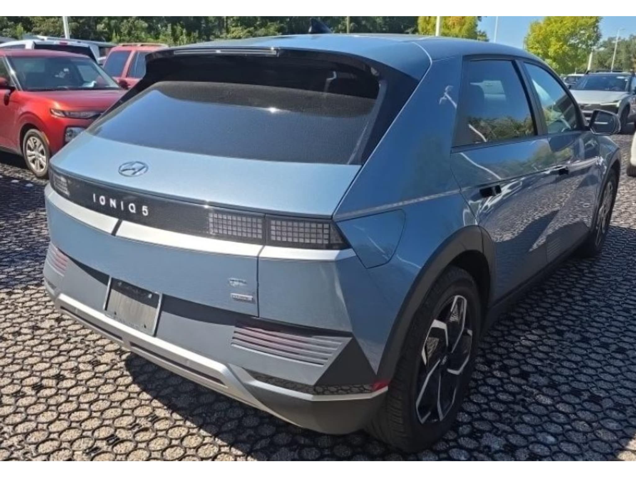 2024 Hyundai IONIQ 5 view 3