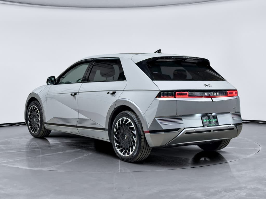 2024 Hyundai IONIQ 5 view 2