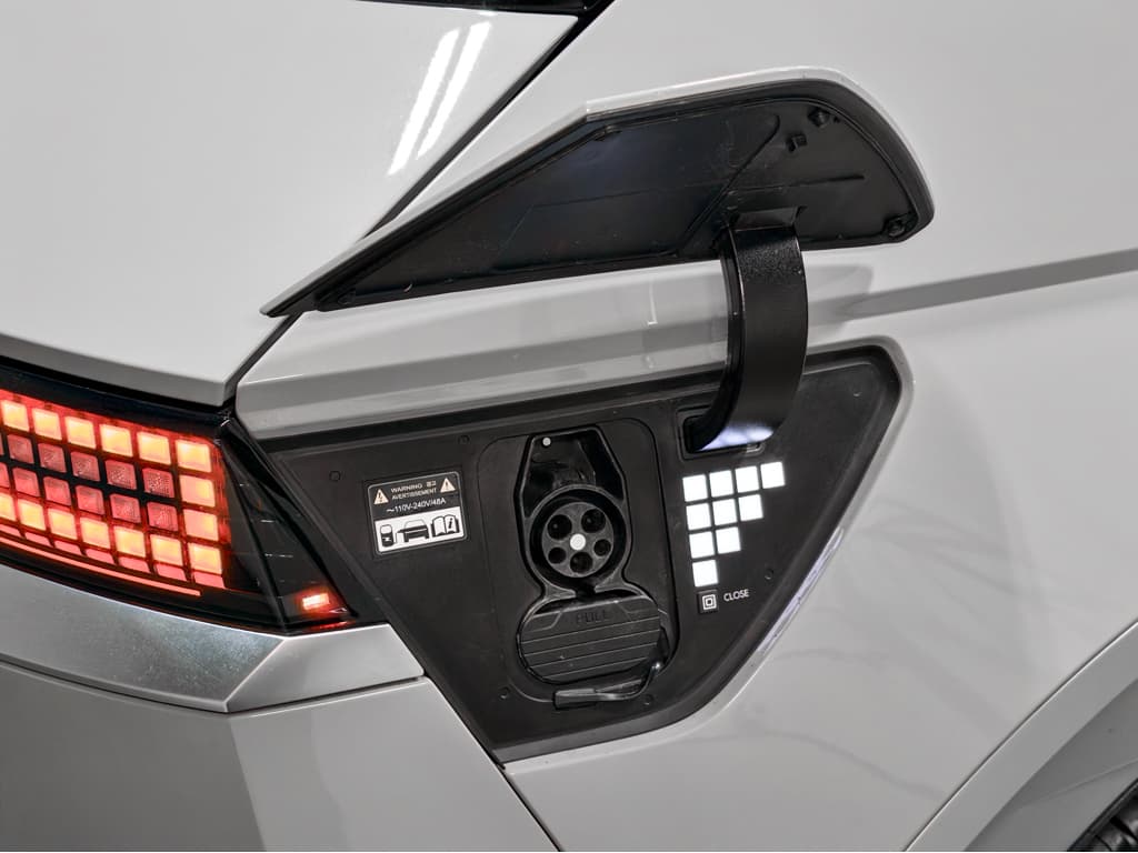 2024 Hyundai IONIQ 5 view 5