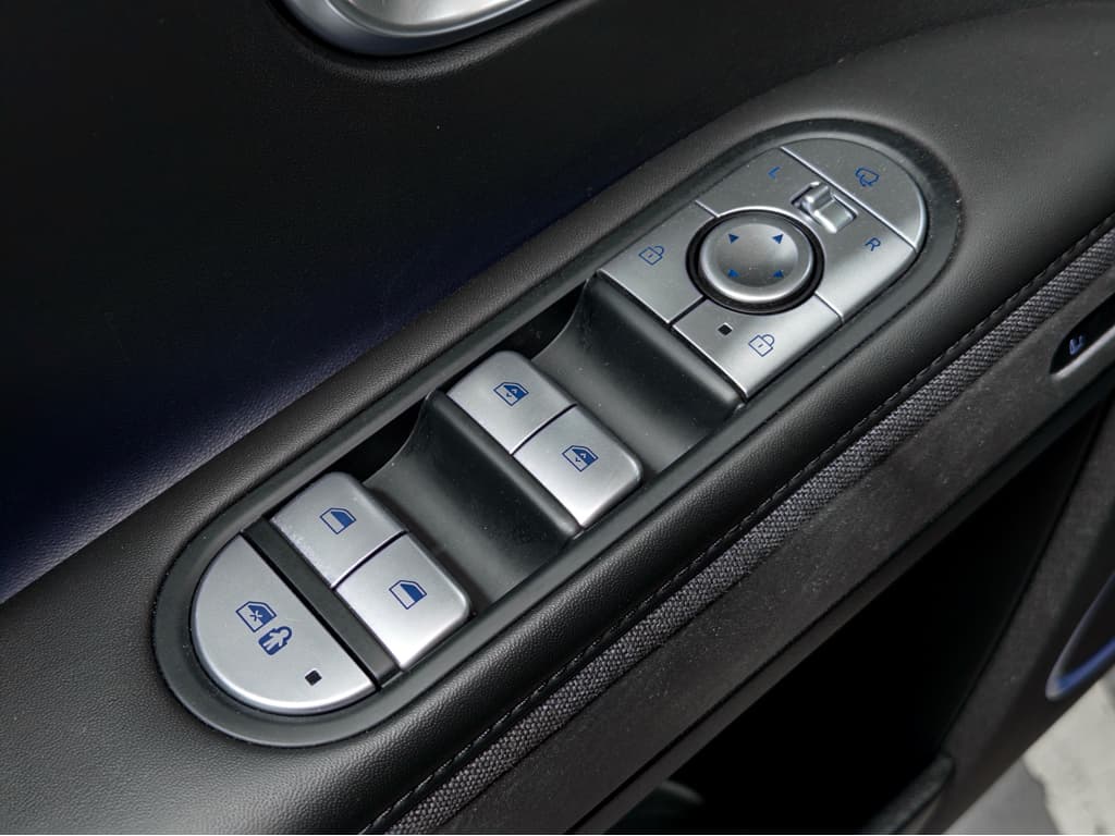 2024 Hyundai IONIQ 5 view 7