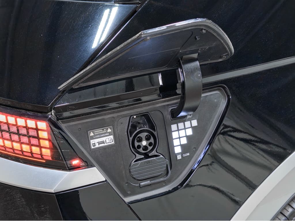 2024 Hyundai IONIQ 5 view 5
