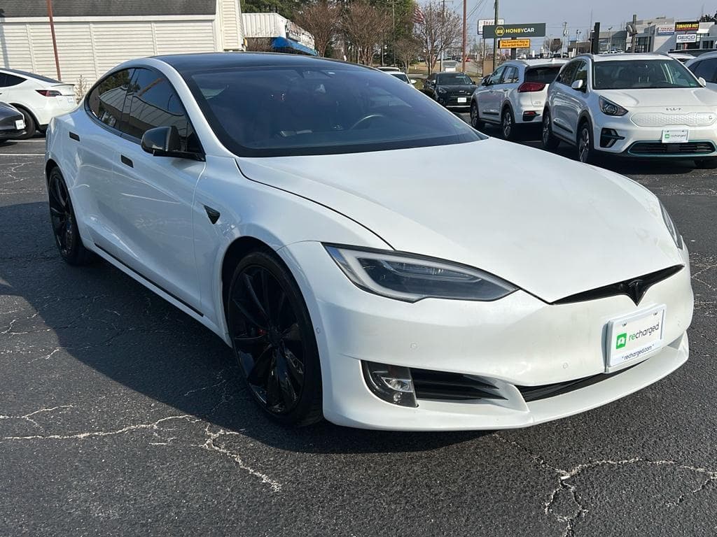 2018 Tesla Model S view 4