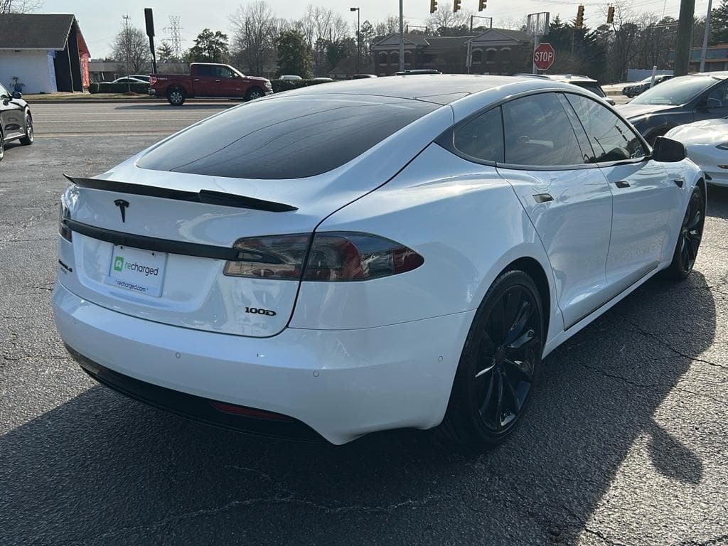 2018 Tesla Model S view 3