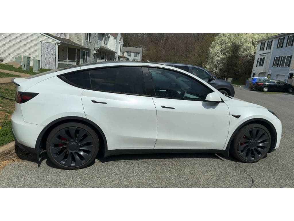 2024 Tesla Model Y view 3