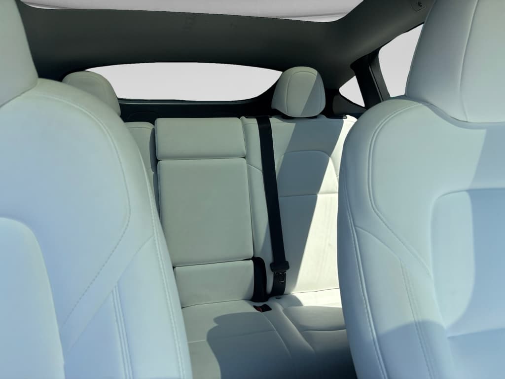 2024 Tesla Model Y view 7