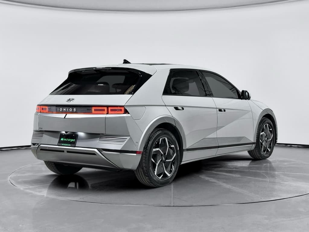 2024 Hyundai IONIQ 5 view 3