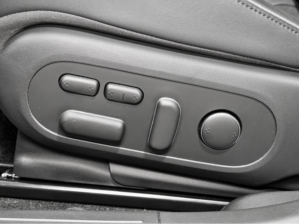 2024 Hyundai IONIQ 5 view 7