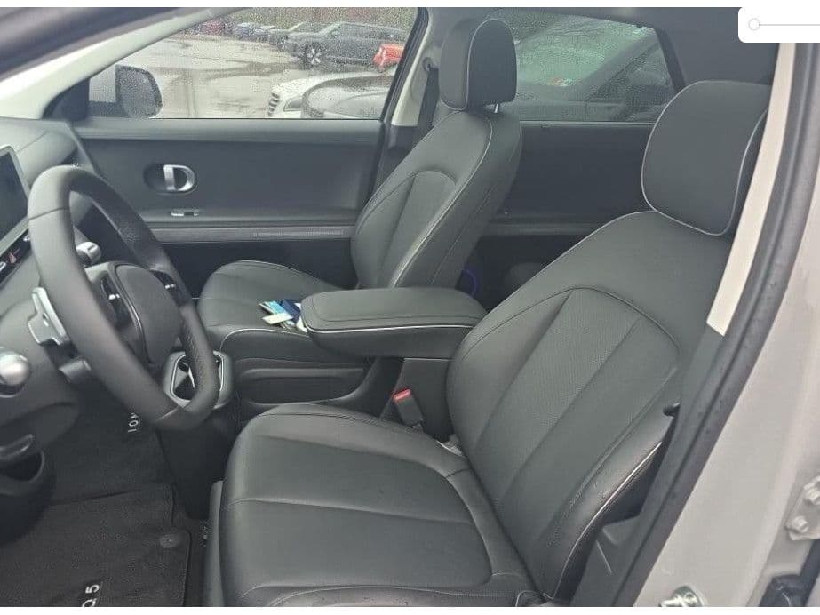 2024 Hyundai IONIQ 5 view 5