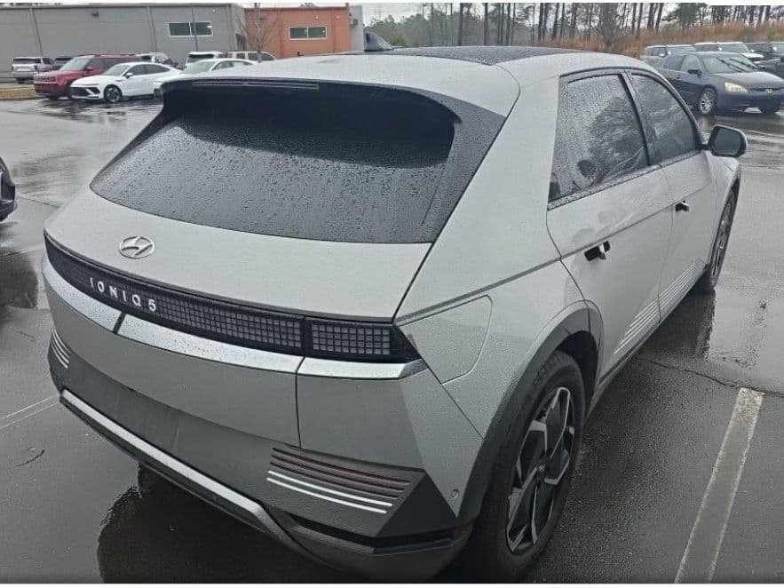 2024 Hyundai IONIQ 5 view 2