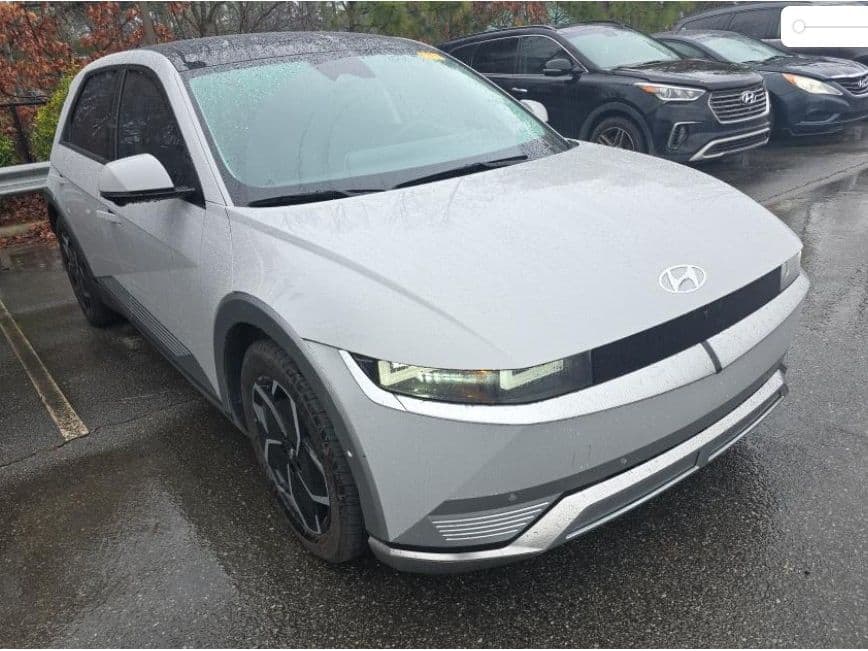 2024 Hyundai IONIQ 5 view 4