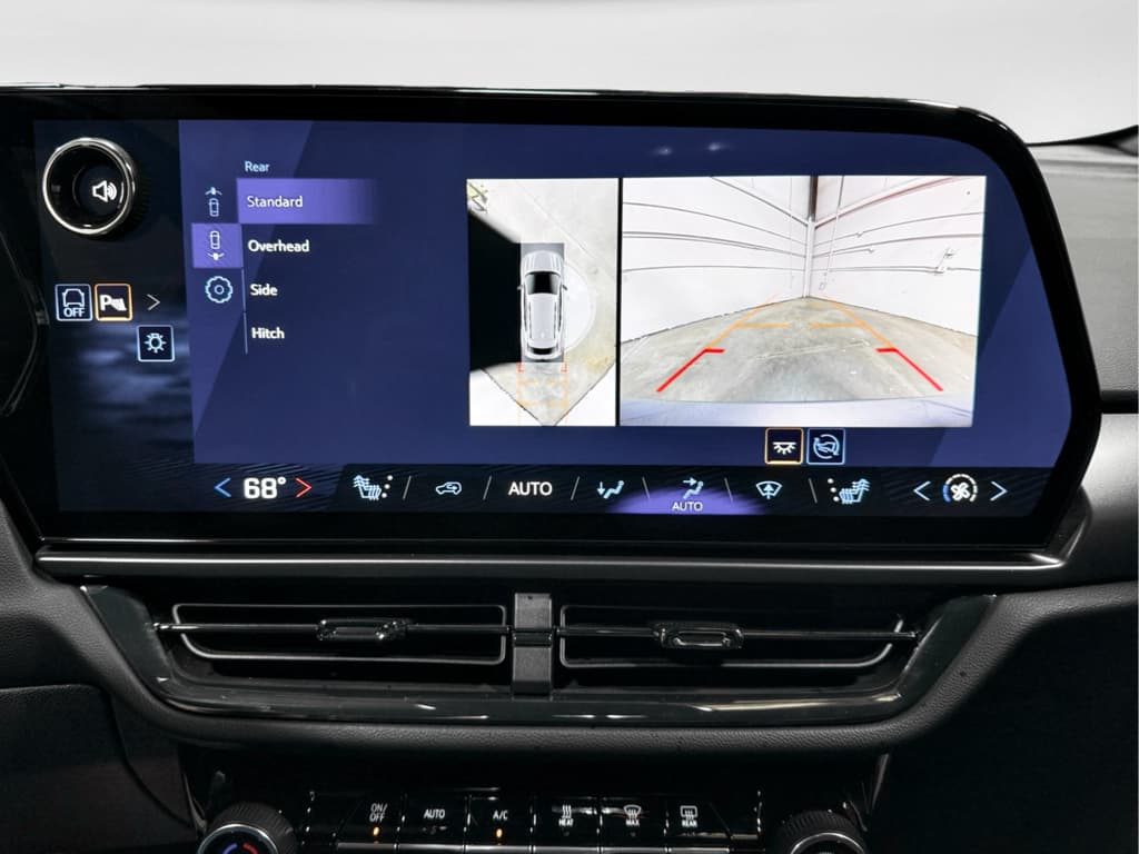 2024 Chevrolet Equinox EV view 12