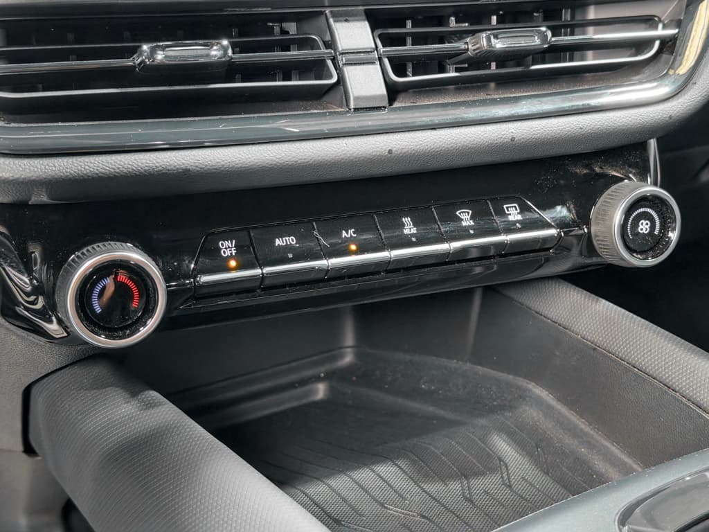 2024 Chevrolet Equinox EV view 13