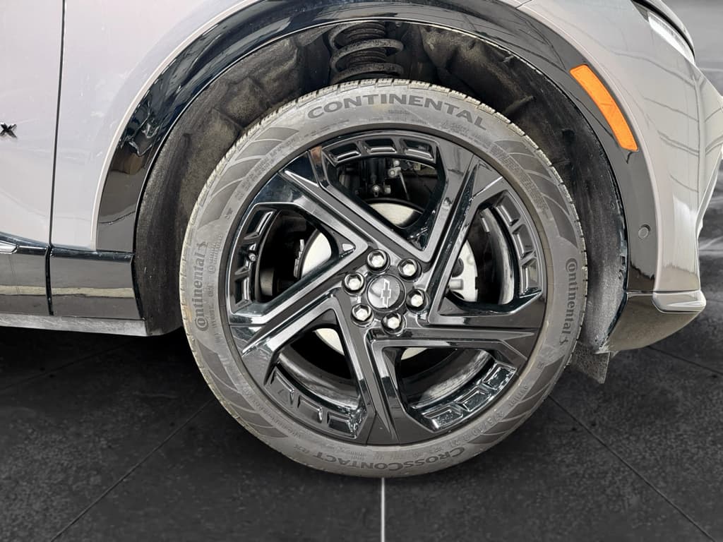 2024 Chevrolet Equinox EV view 33
