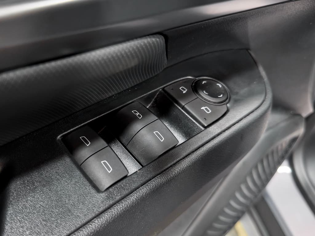 2024 Chevrolet Equinox EV view 7
