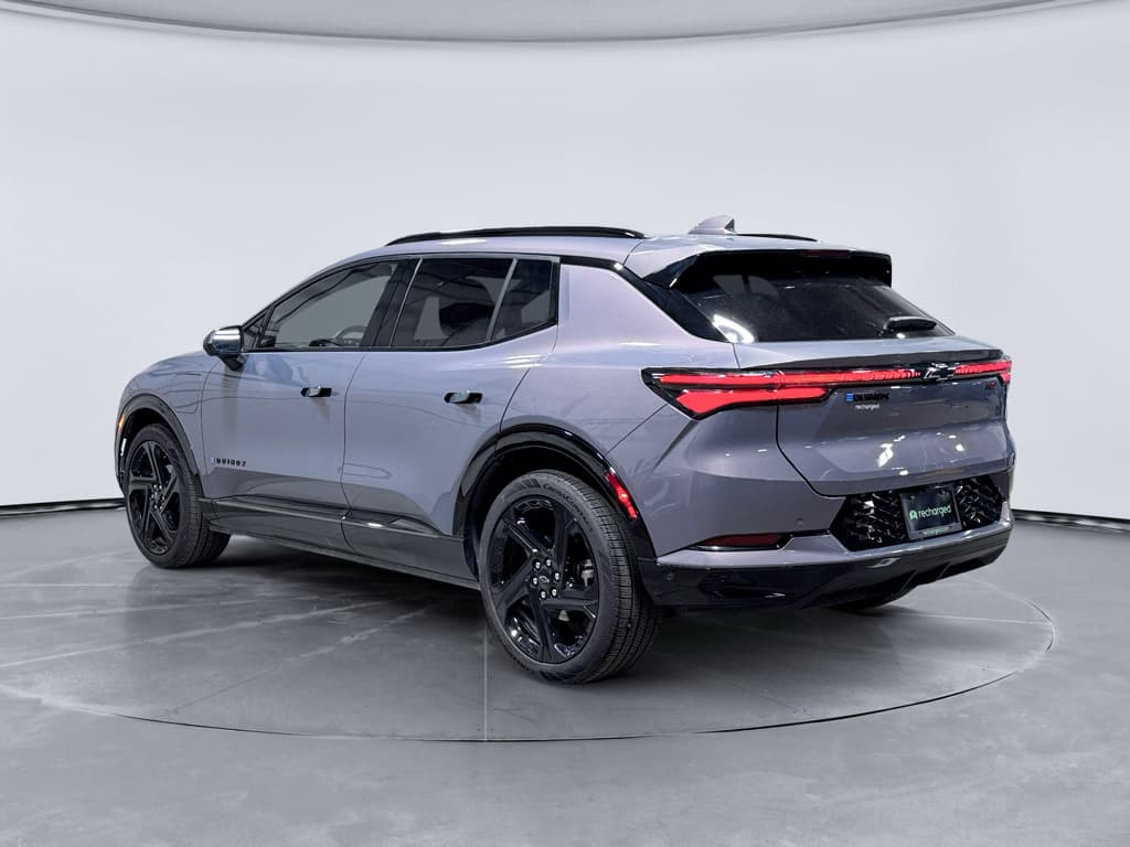 2024 Chevrolet Equinox EV view 2