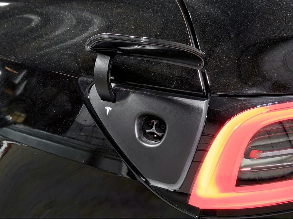 2025 Tesla Model Y view 5