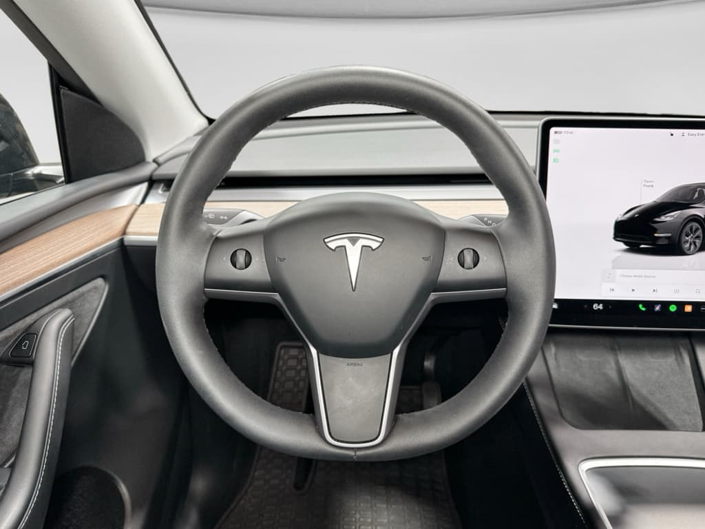2025 Tesla Model Y view 7