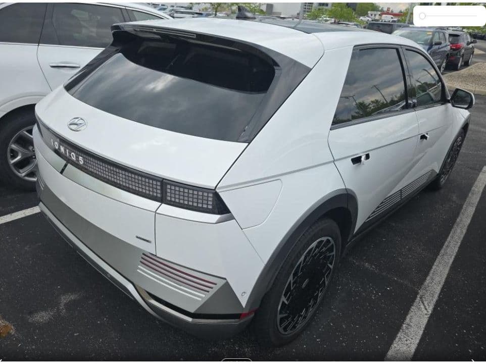 2024 Hyundai IONIQ 5 view 2