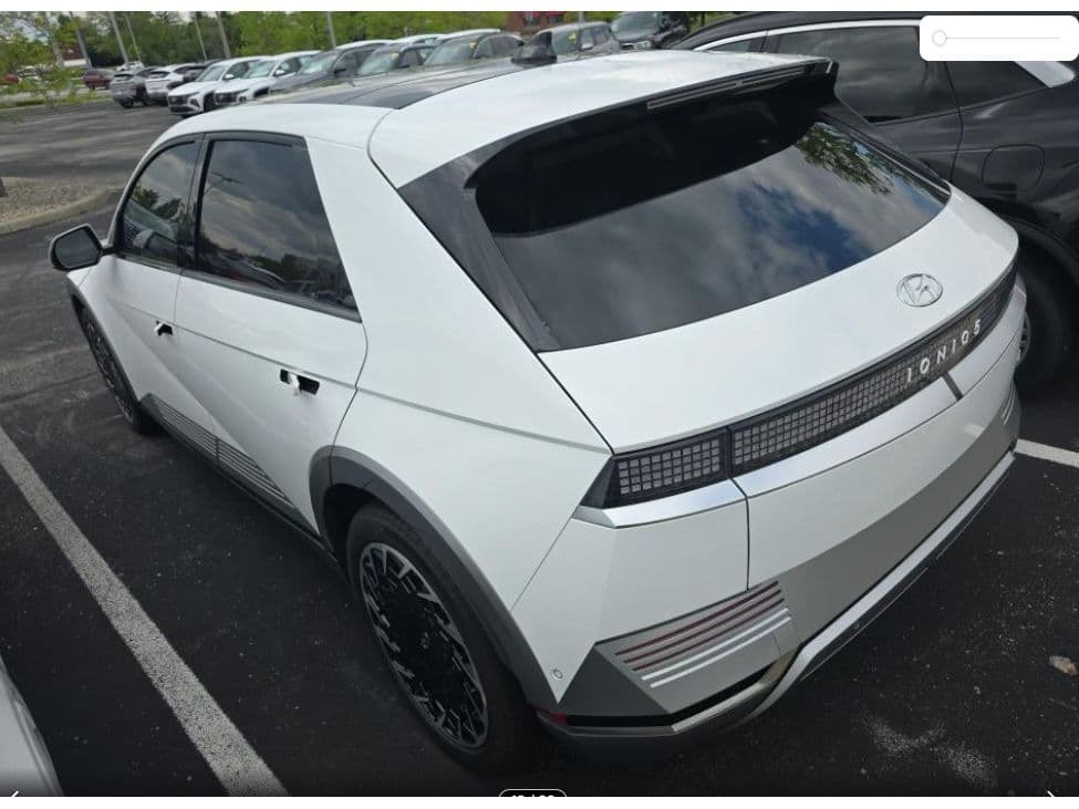 2024 Hyundai IONIQ 5 view 3