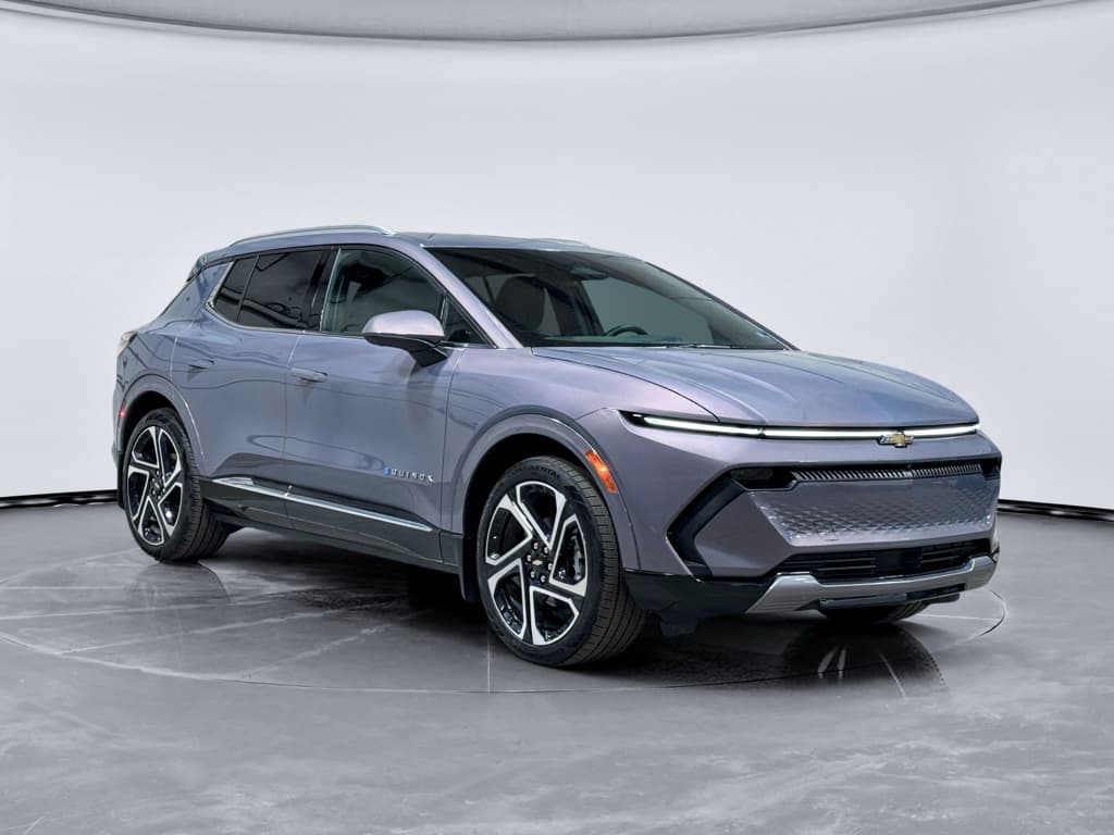 2024 Chevrolet Equinox EV view 4