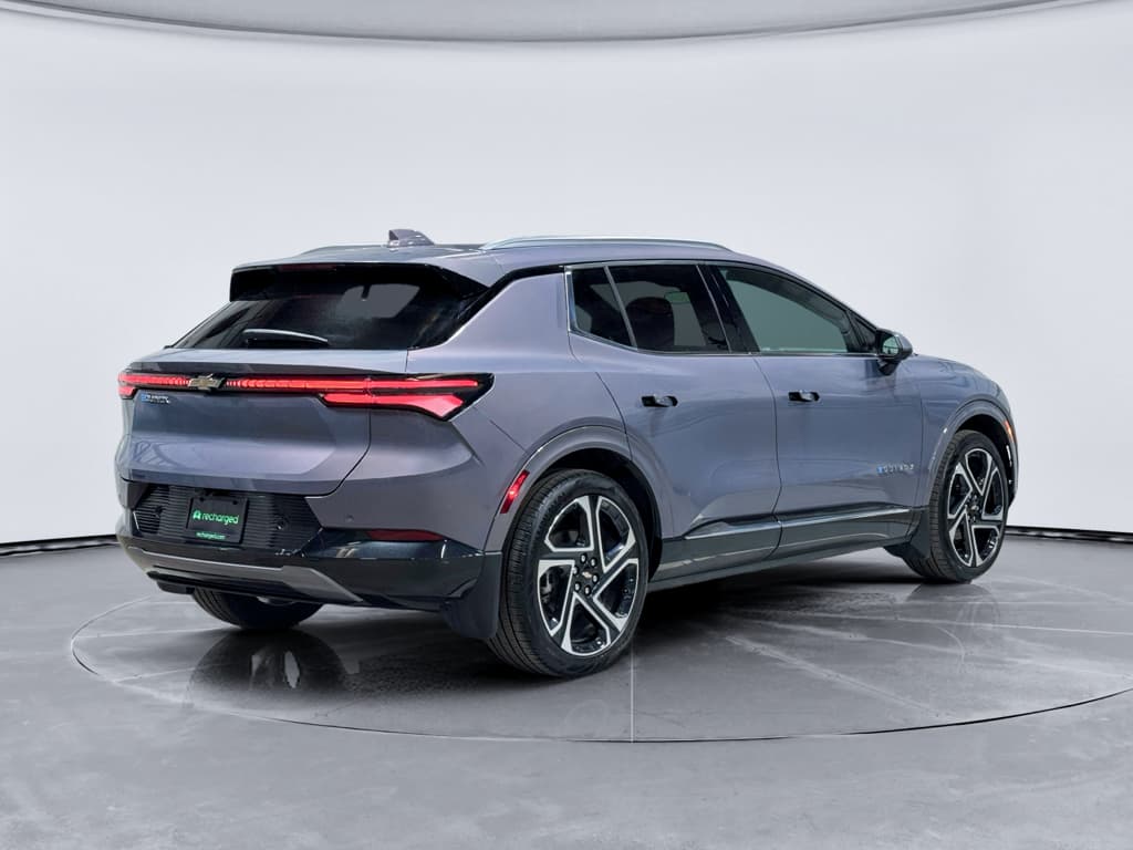 2024 Chevrolet Equinox EV view 3