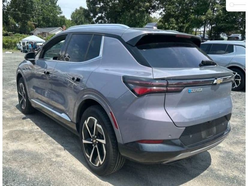 2024 Chevrolet Equinox EV view 4