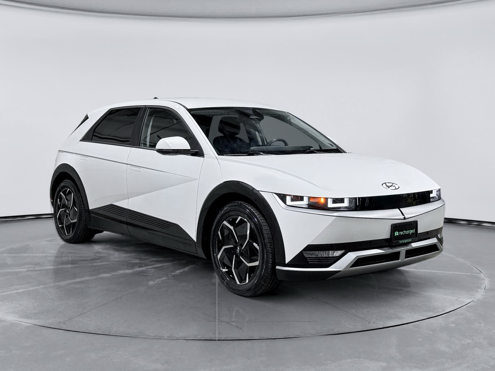 2024 Hyundai IONIQ 5 view 4