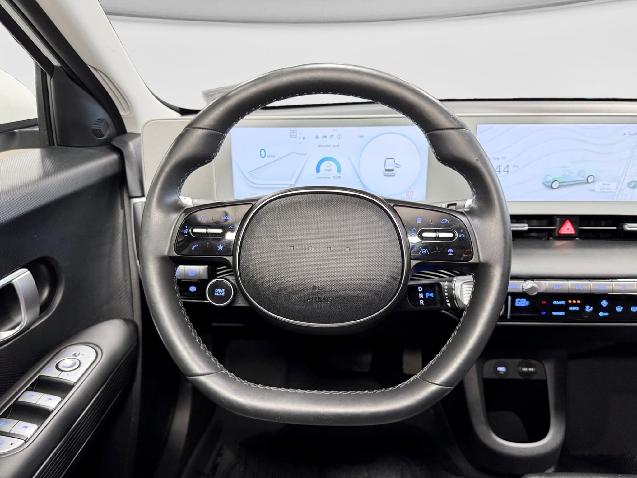 2024 Hyundai IONIQ 5 view 8