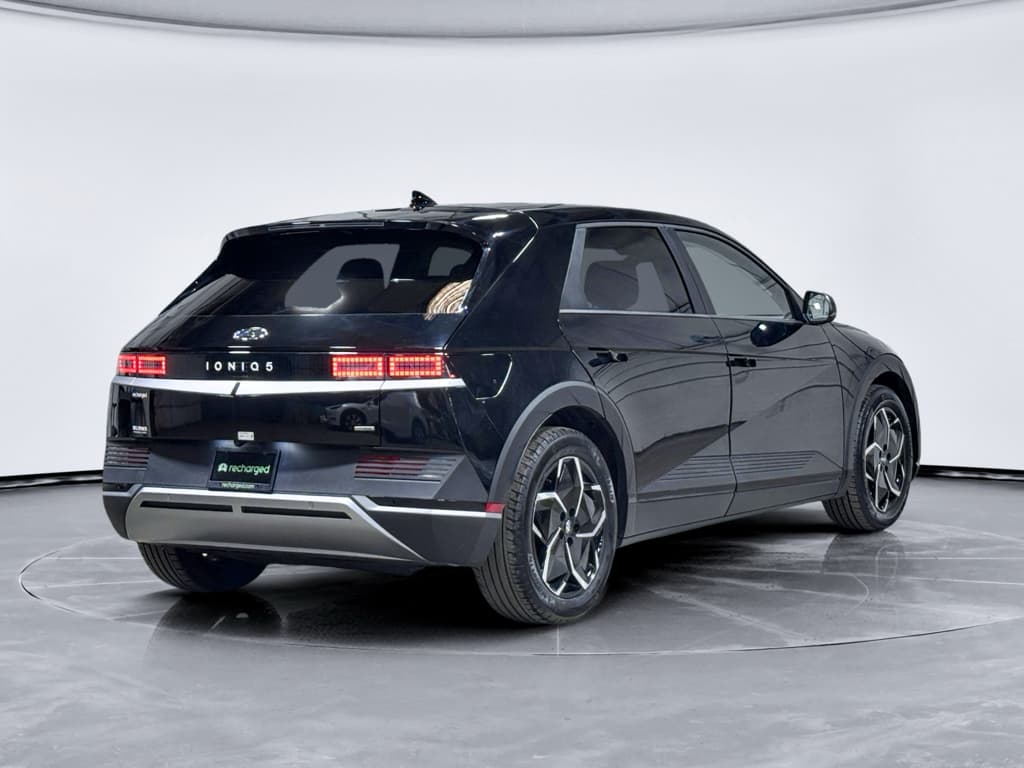 2024 Hyundai IONIQ 5 view 3