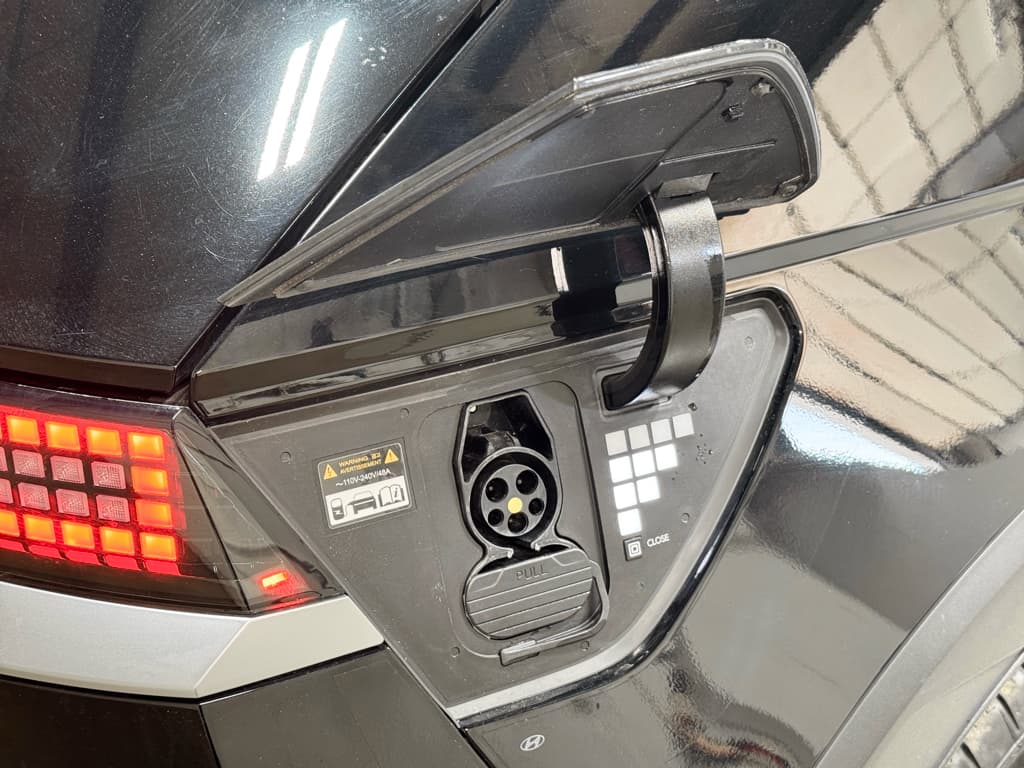 2024 Hyundai IONIQ 5 view 5