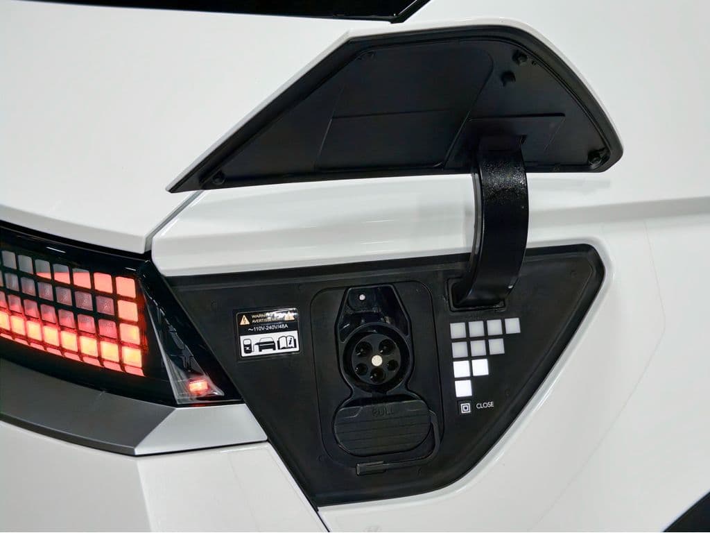 2024 Hyundai IONIQ 5 view 5