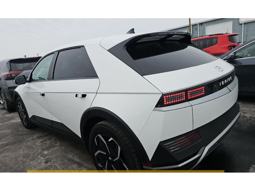 2024 Hyundai IONIQ 5 view 4