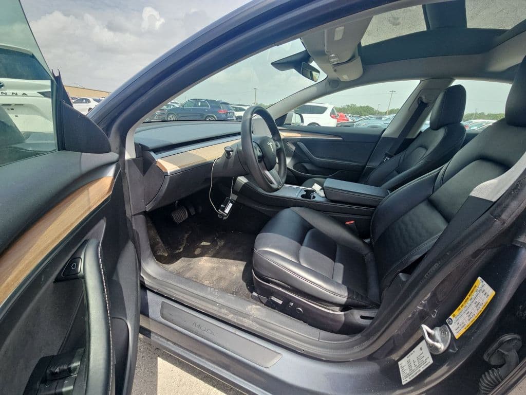 2022 Tesla Model 3 view 7