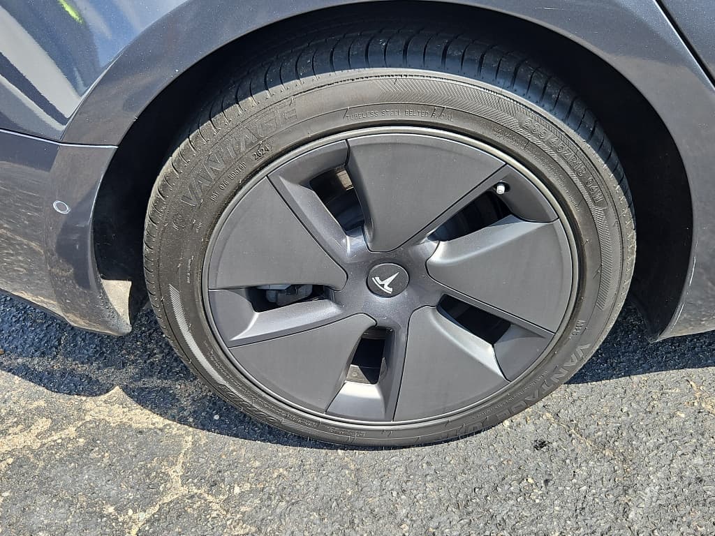 2022 Tesla Model 3 view 29