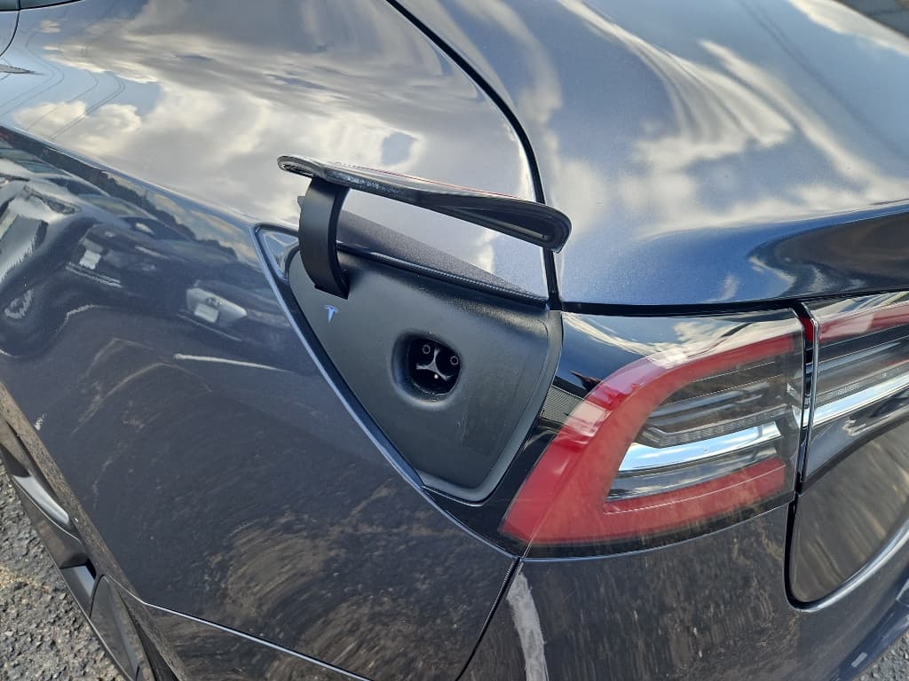 2022 Tesla Model 3 view 18