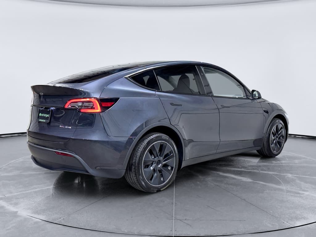 2024 Tesla Model Y view 3