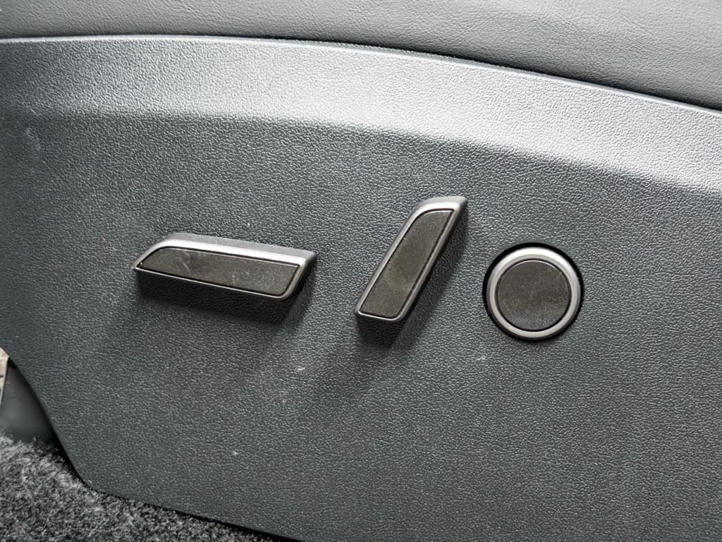 2024 Tesla Model Y view 6