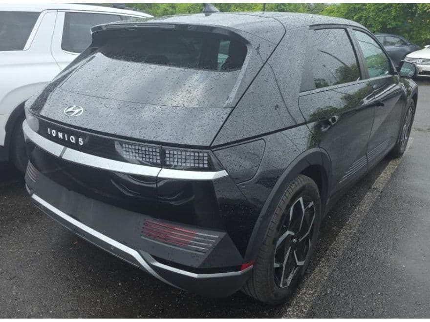 2024 Hyundai IONIQ 5 view 3