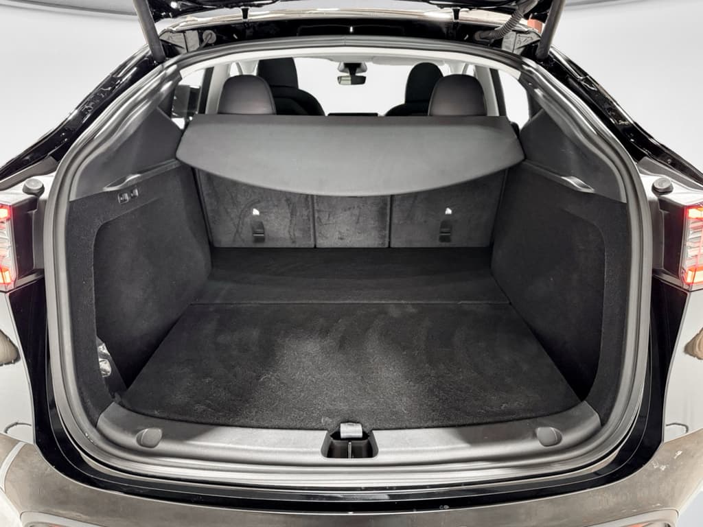 2025 Tesla Model Y view 25