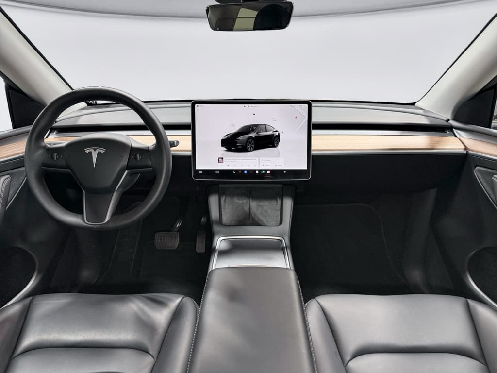 2025 Tesla Model Y view 14