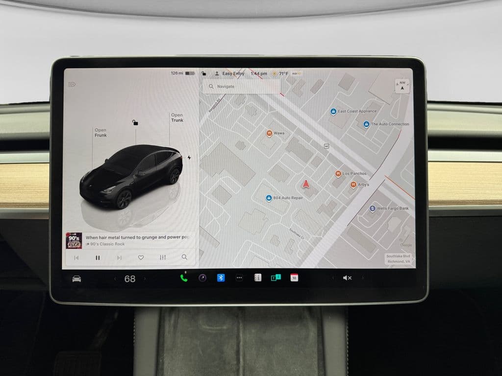 2025 Tesla Model Y view 16