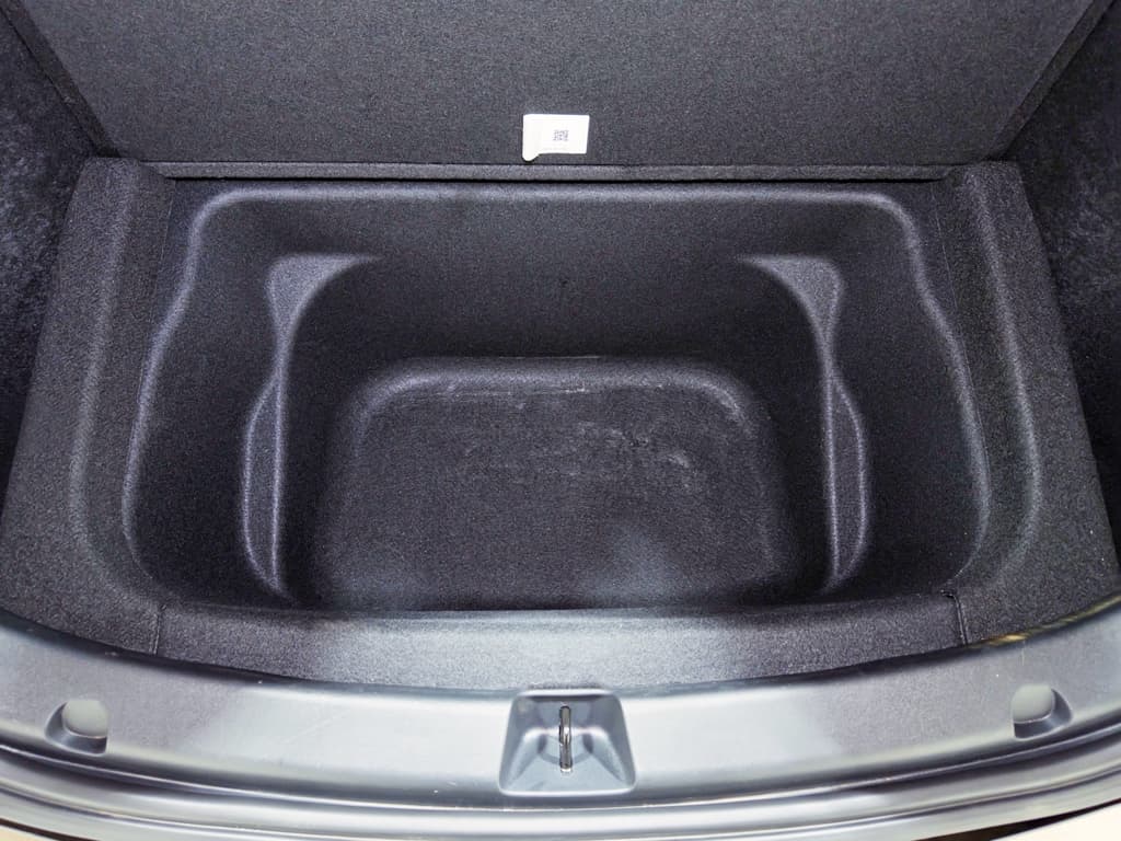 2025 Tesla Model Y view 26