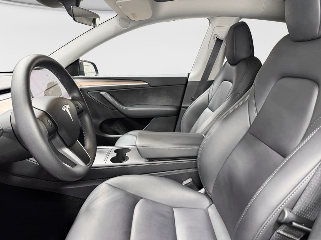 2025 Tesla Model Y view 15