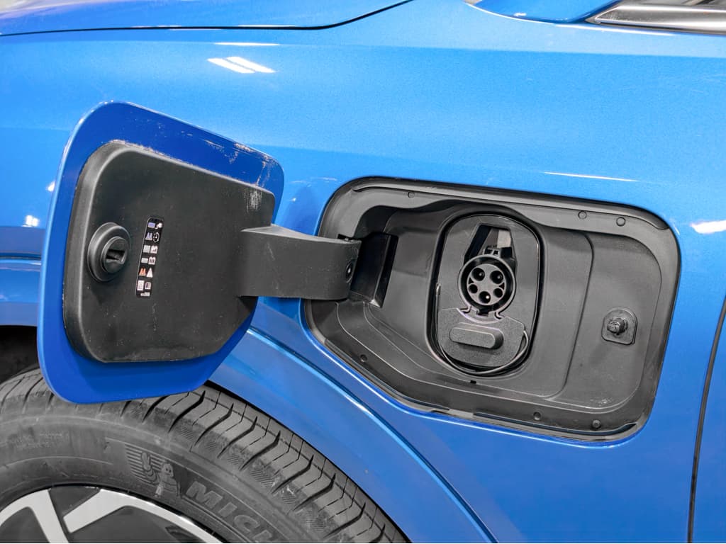 2024 Chevrolet Equinox EV view 5