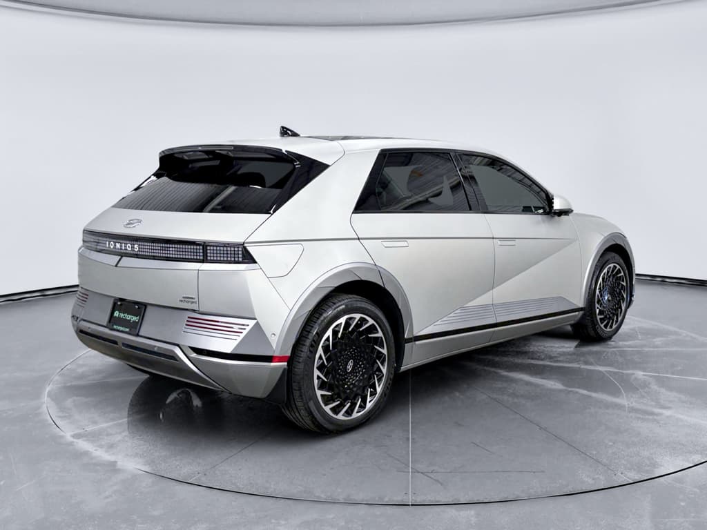 2024 Hyundai IONIQ 5 view 3